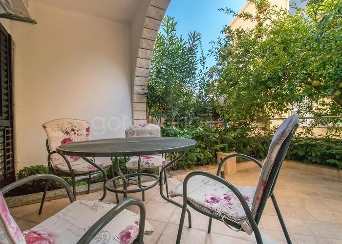 Quiet Area Rose Daire