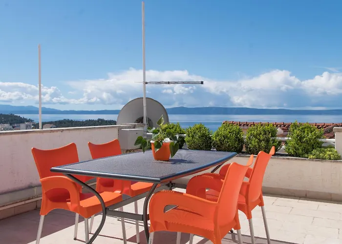 Daire Quiet Area Rose Makarska