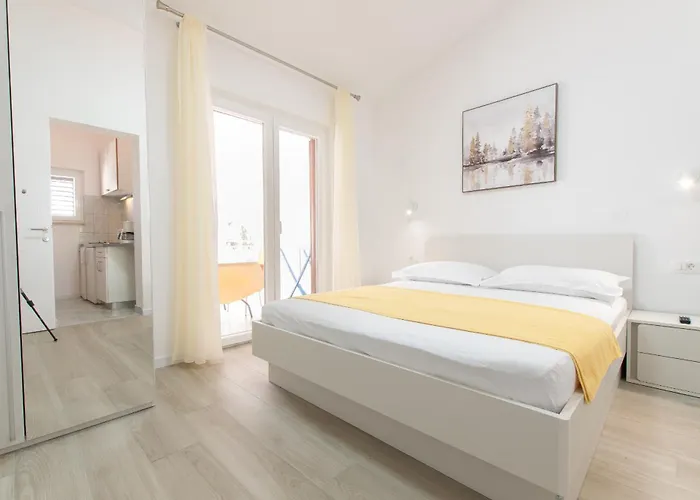 Quiet Area Rose * Makarska