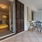 Quiet Area Rose ماكارسكا