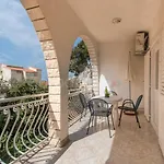 Quiet Area Rose شقة ماكارسكا