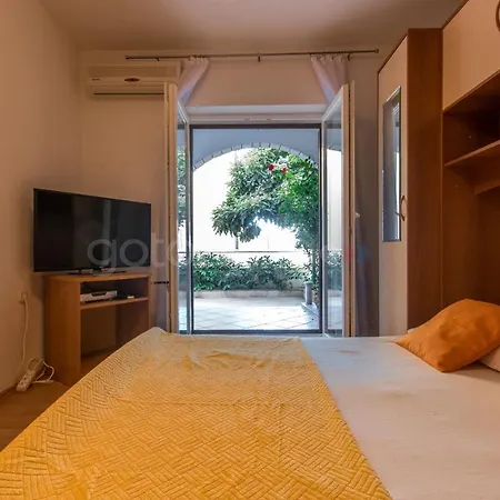 Quiet Area Rose Apartman *