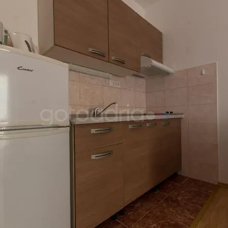 Quiet Area Rose Apartment Makarska