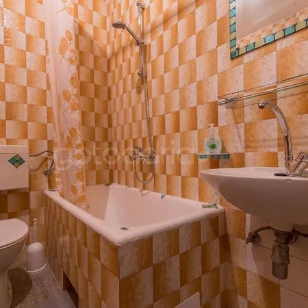 Quiet Area Rose Apartman *