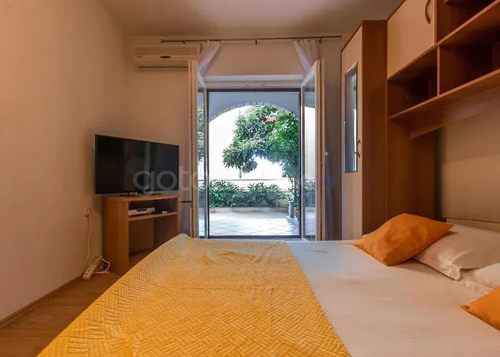 Quiet Area Rose Apartment *