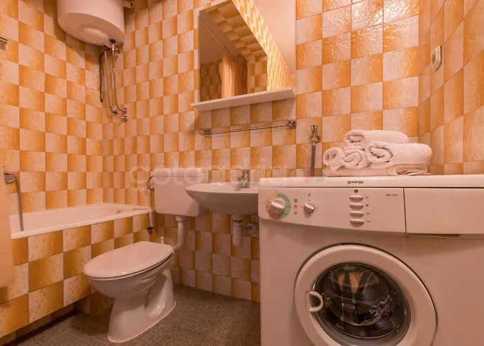 Apartment Quiet Area Rose Makarska