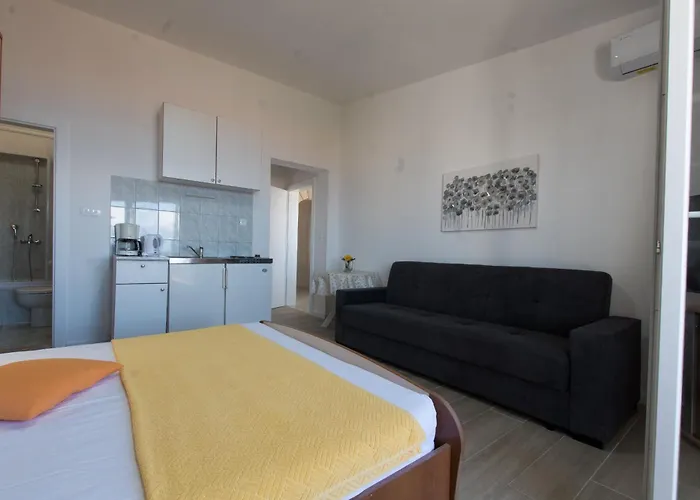 Quiet Area Rose * Makarska