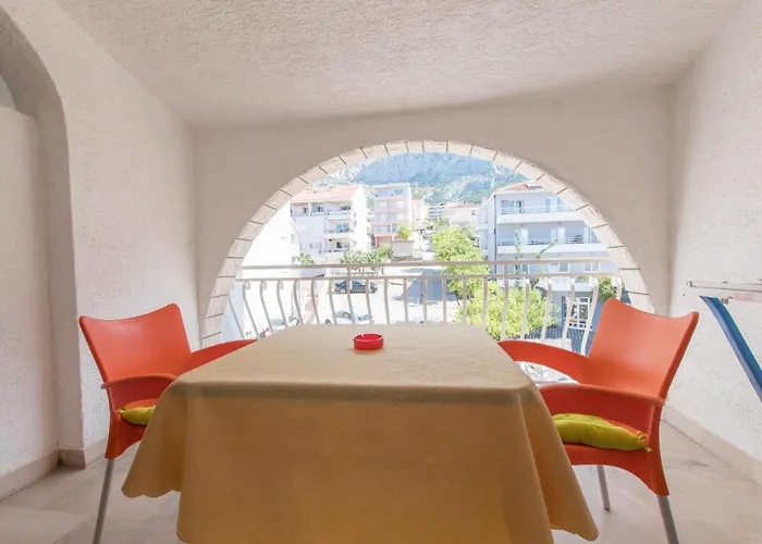 Quiet Area Rose Makarska