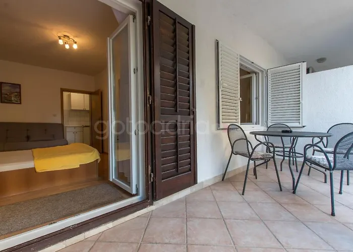 Quiet Area Rose Makarska