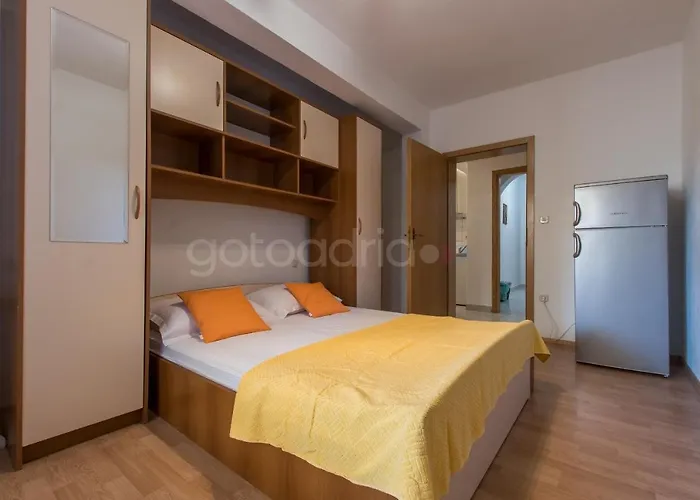 Quiet Area Rose Makarska