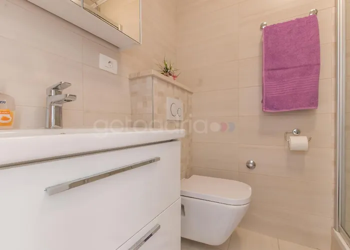 Quiet Area Rose Makarska