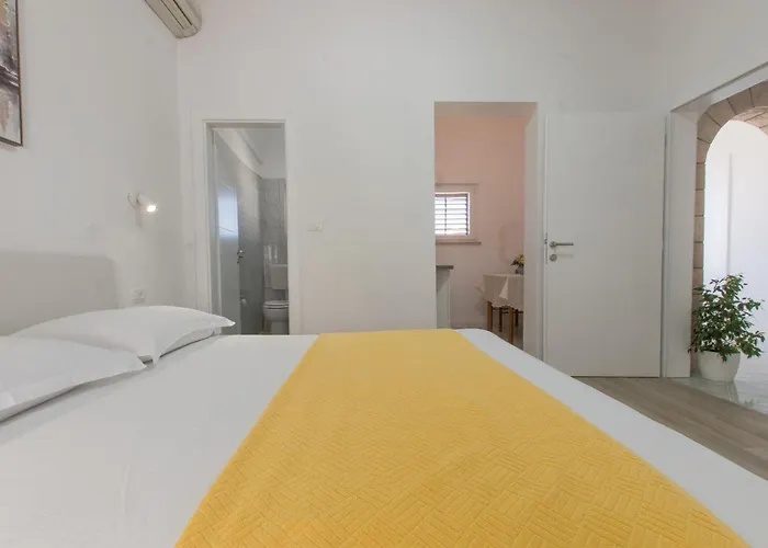 Quiet Area Rose Apartman *